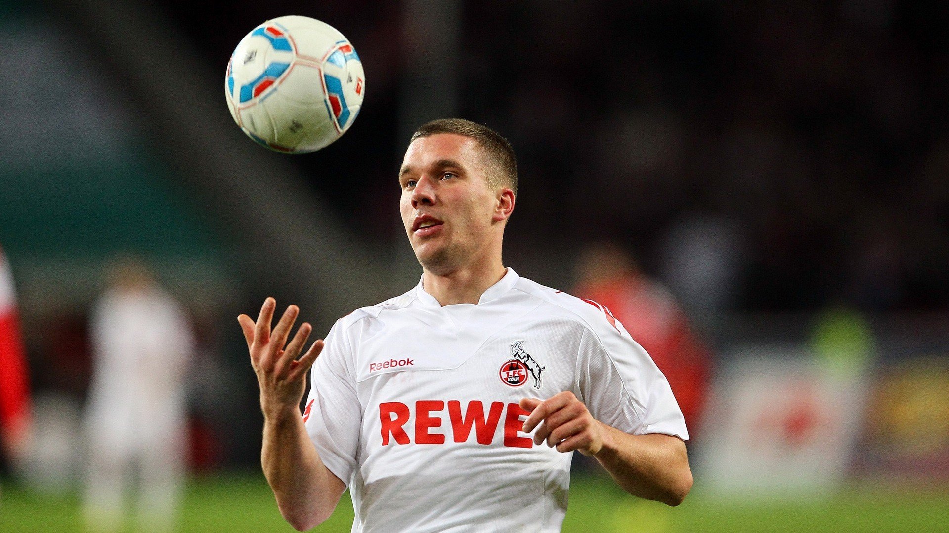 世界杯精彩瞬间：激情、技巧、传奇！，世界杯精彩剪辑