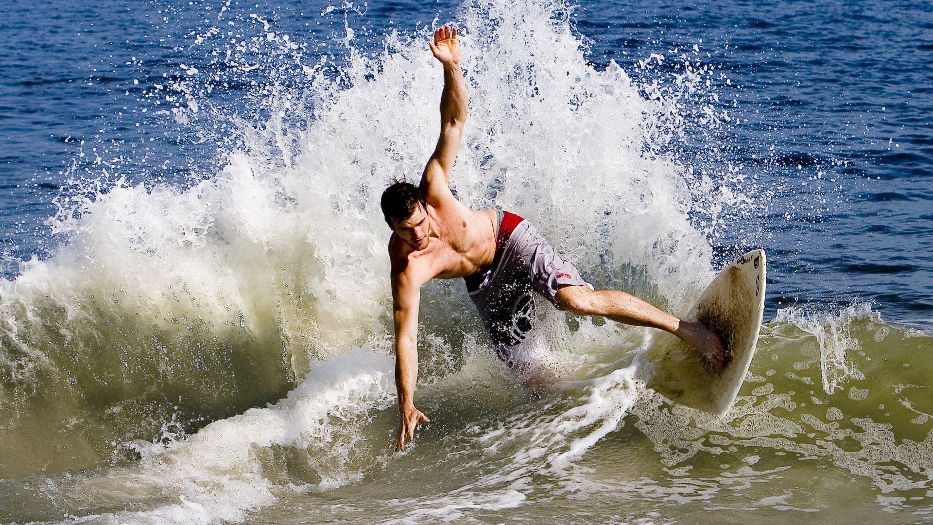 德甲迅猛反击：瞬间突破，场面火爆！，德甲速度